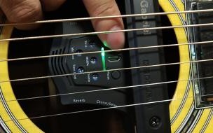 电箱吉他怎么更换拾音器电池 电箱吉他拾音器